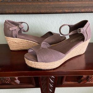 Toms Taupe / Grey Wedges